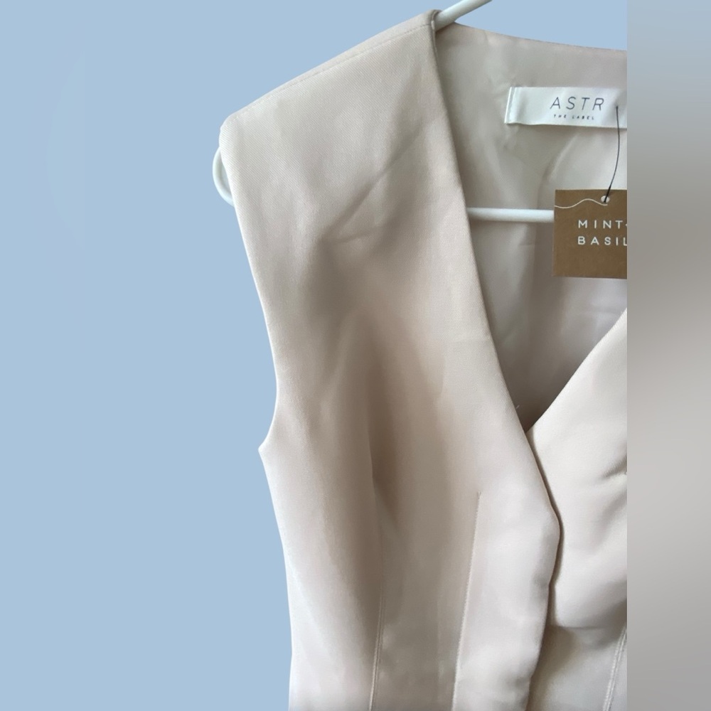 ASTR The Jacinda Dress NWT Natural Size S - Picture 11 of 15